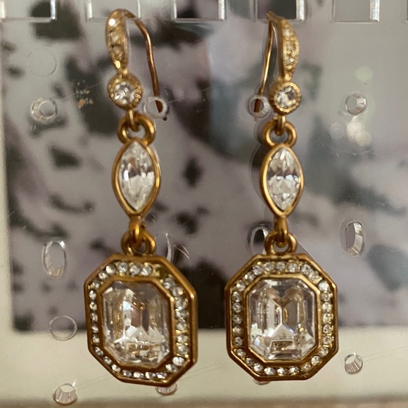 L&T dangle crystal earrings, Color: Gold - Picture 2 of 5
